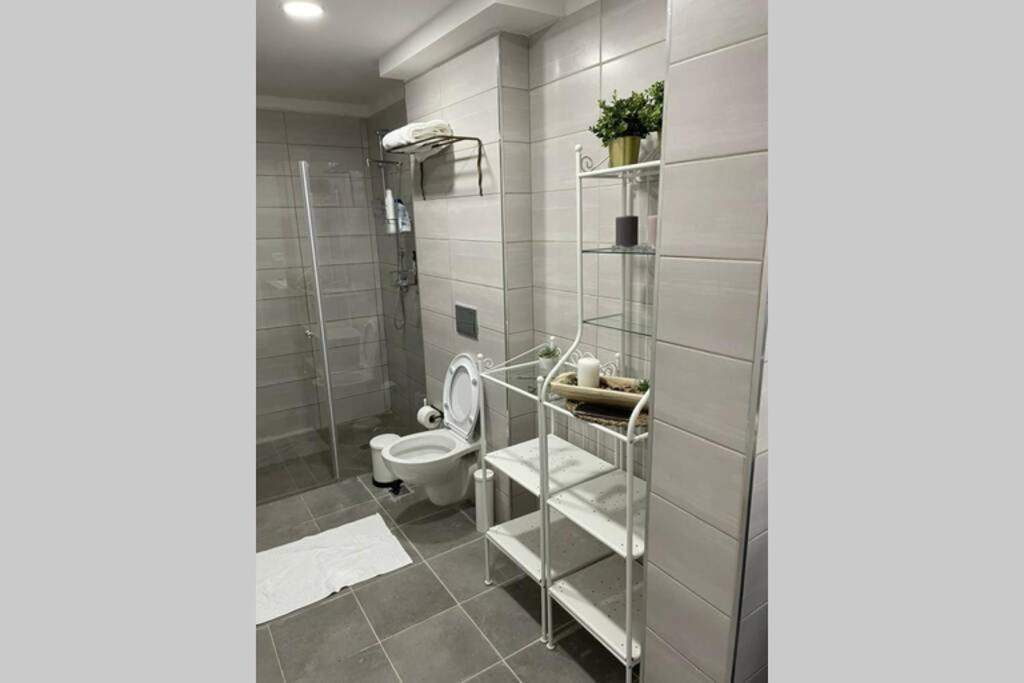 נוף הארבל עם חלון לכינרת Apartment Migdal Exterior photo